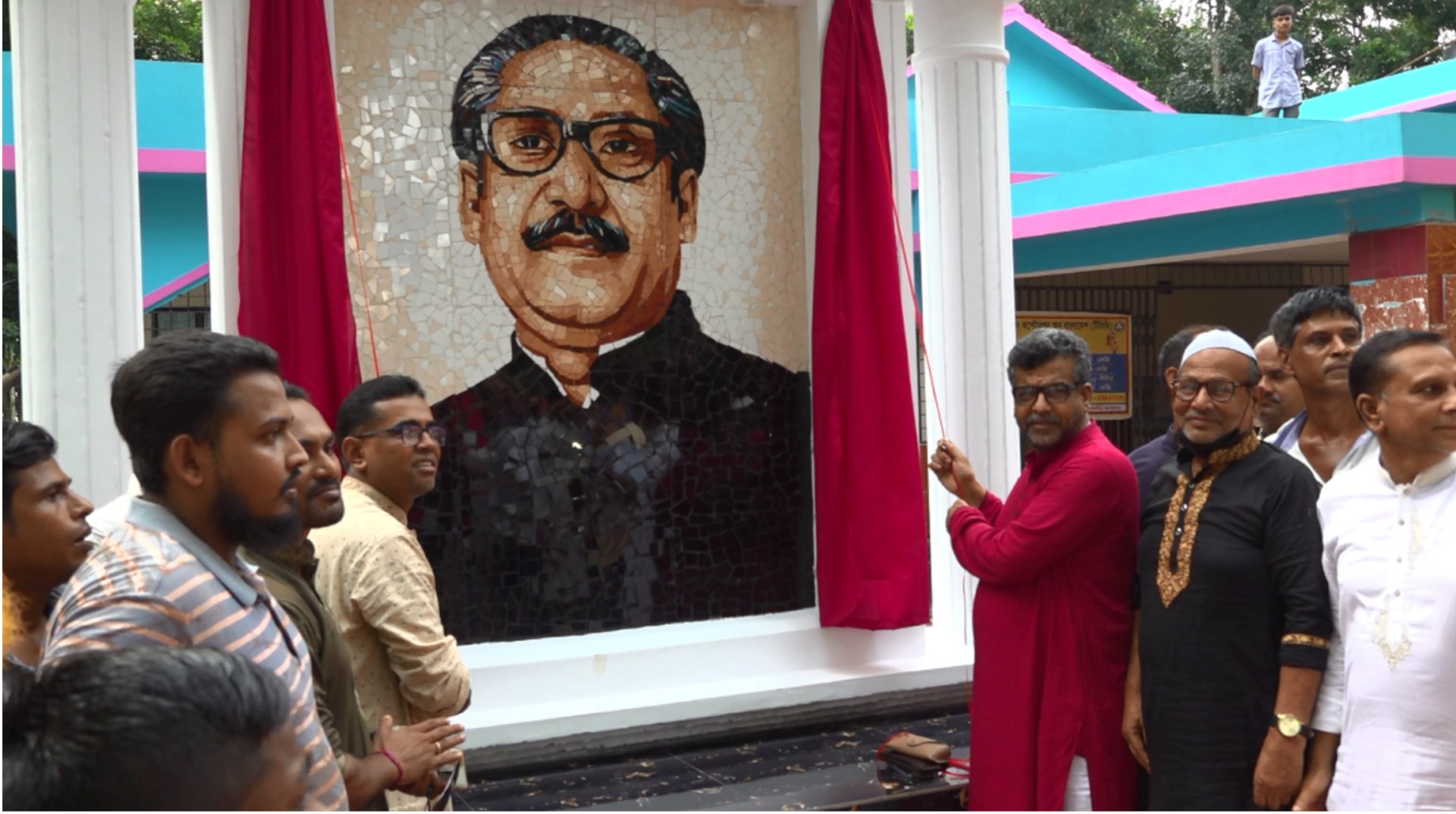 thumbnail_Jhenidah_mural_02