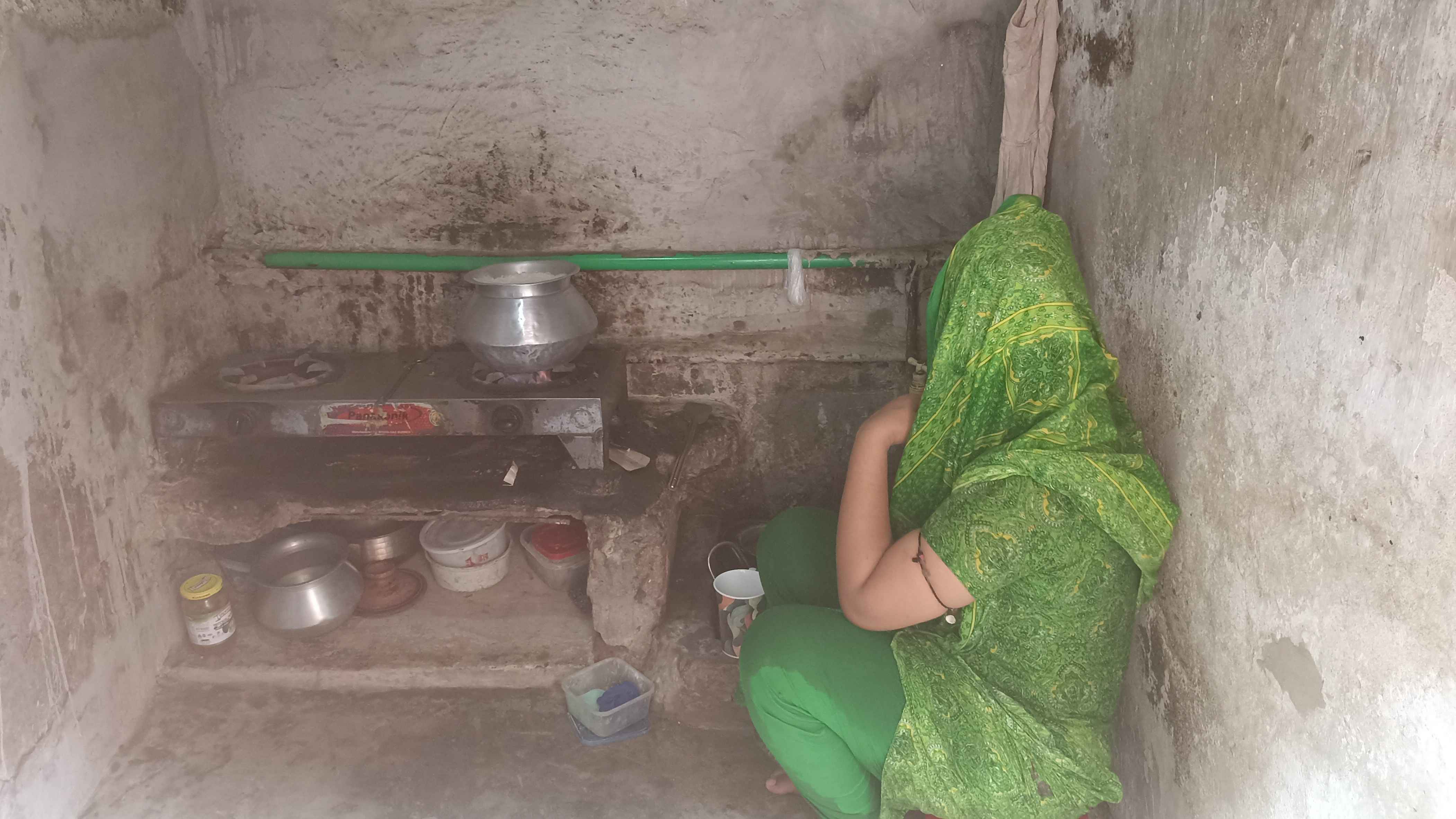 ‘রান্না করতে গ্যালে দমটা বন্ধ হইয়া যায়’