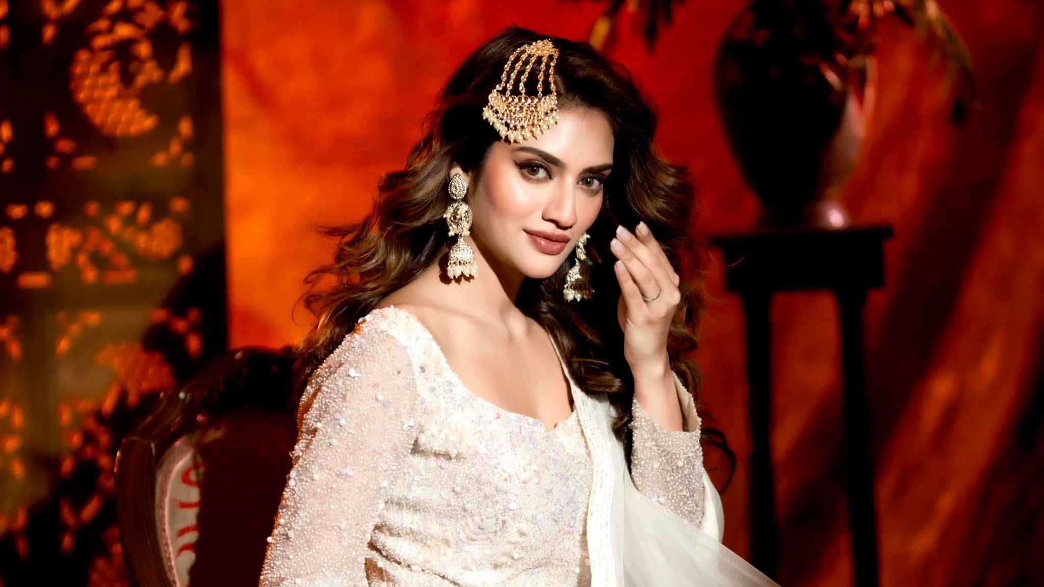 ঈদের সাজে নুসরাত, নেটিজেনরা তুলনা করলেন চাঁদের সঙ্গে 