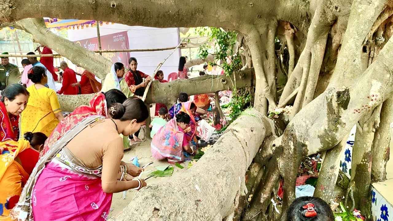 সোনারগাঁওয়ে শুরু হয়েছে ৫শ বছরের ঐতিহ্য বউমেলা