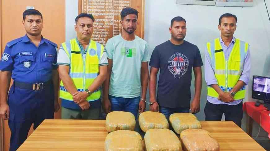 ১২ কেজি গাঁজাসহ দুই মাদক কারবারি আটক