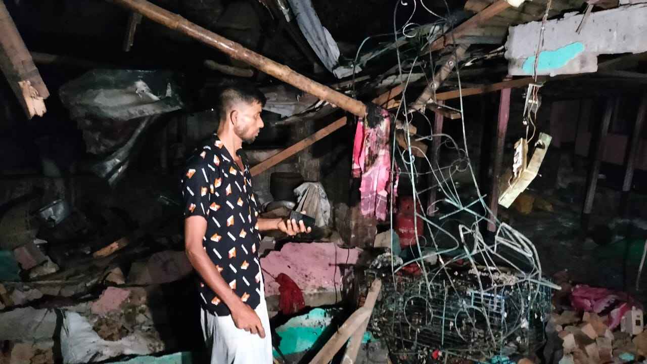 পটকা তৈরির কারখানায় বিস্ফোরণ, শিশুসহ দগ্ধ ৪