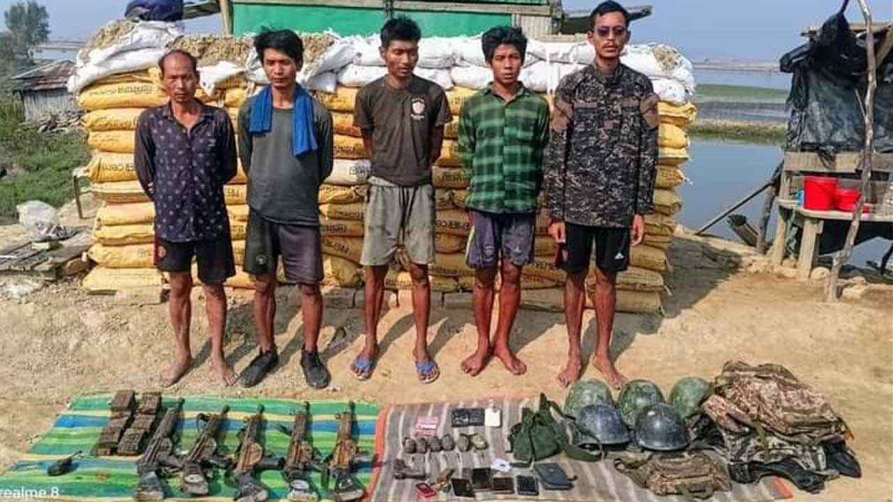 মিয়ানমারে বেড়েছে সংঘাত, তিন দিনে পালিয়ে এলেন ৩৪ জন