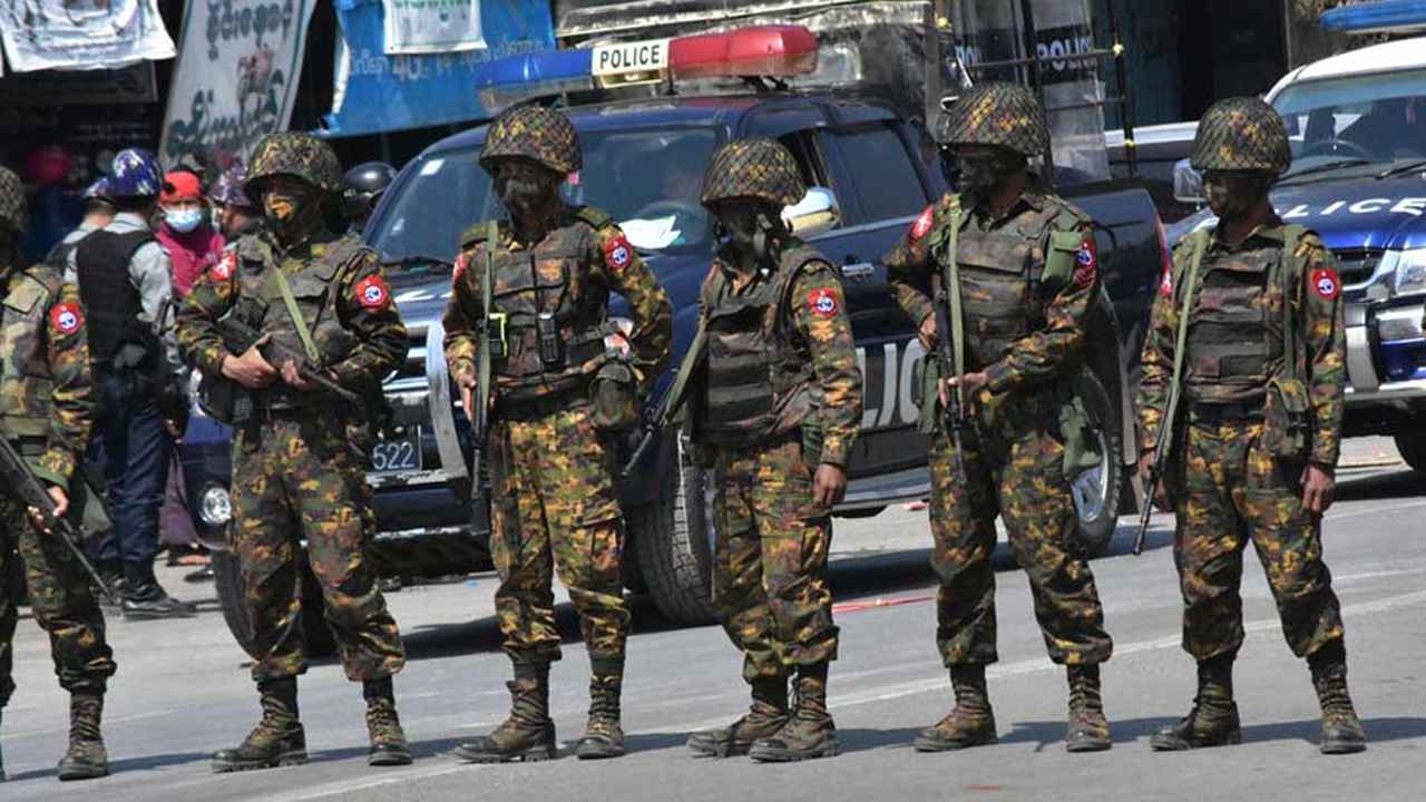 মিয়ানমার জান্তার আরও একটি বড় পরাজয়, হারাল গুরুত্বপূর্ণ সীমান্ত শহর