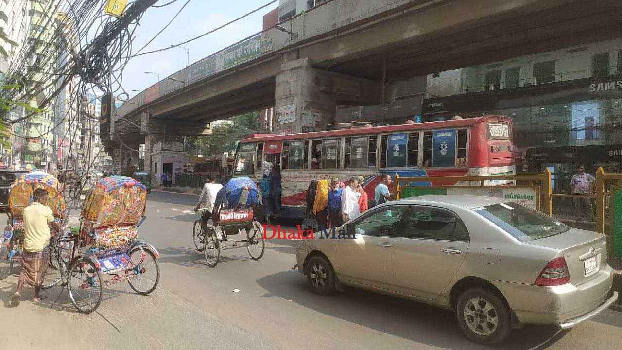 হিট স্ট্রোকের ঝুঁকি: নির্দেশনা ও পরামর্শ কতটা মানছেন পথচারীরা?