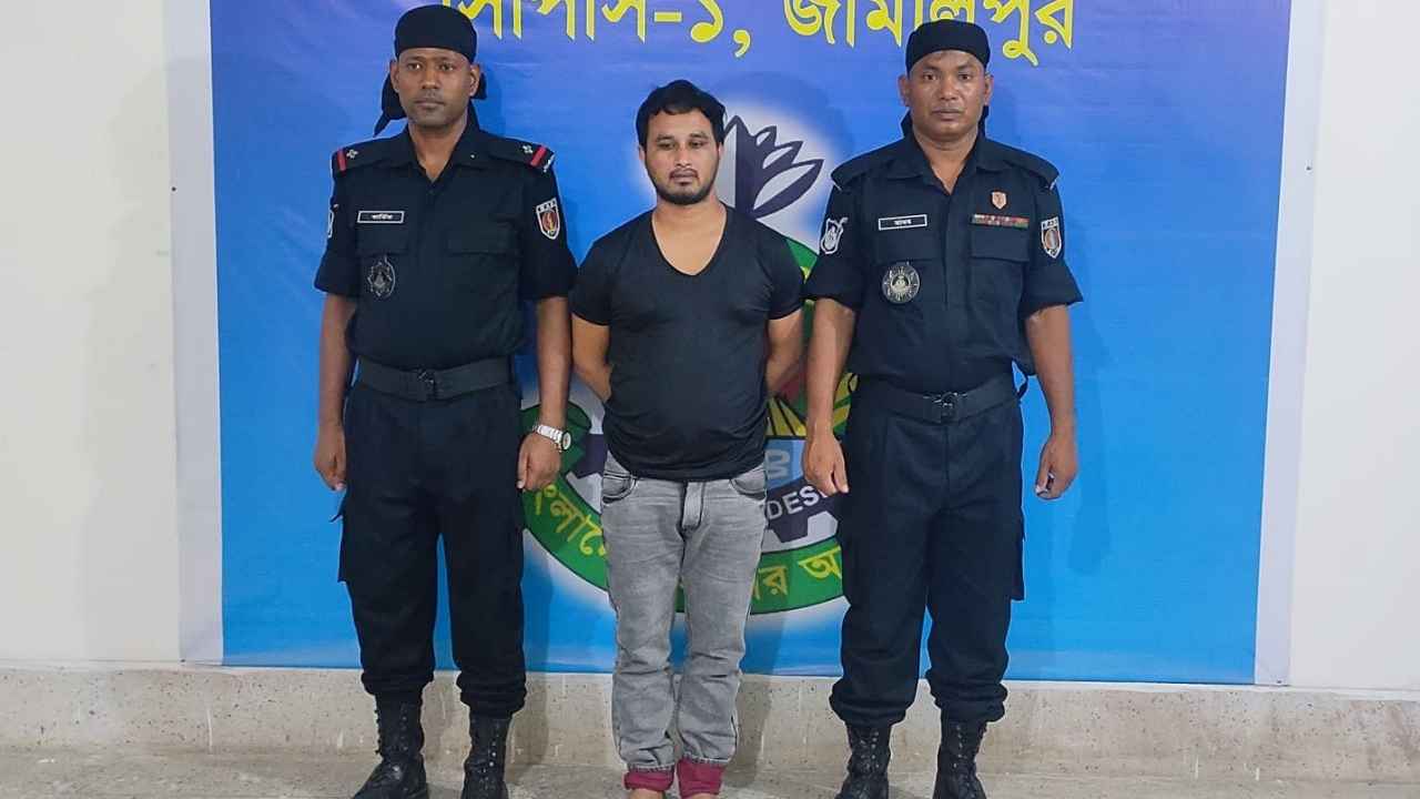 পরকীয়া মেলামেশার ভিডিও ধারণ, ব্ল্যাকমেইল করে গৃহবধূকে গণধর্ষণ