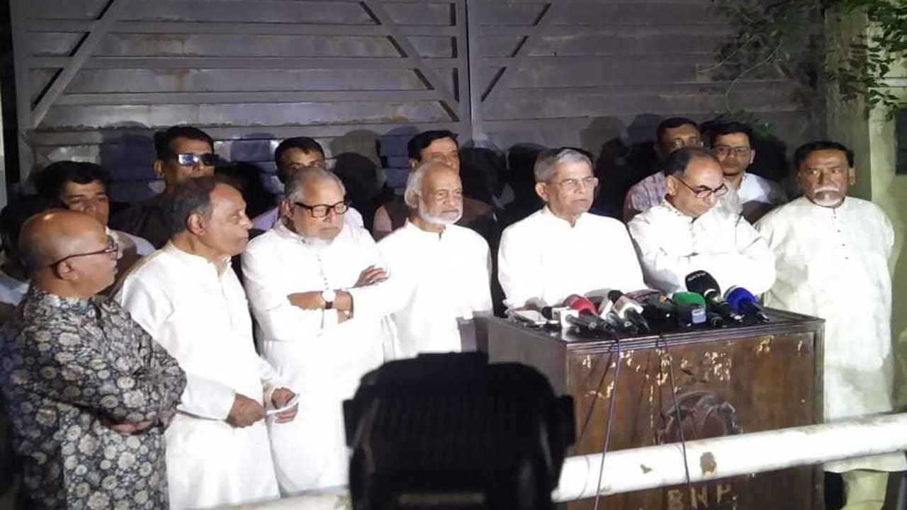 খালেদা জিয়া রাজনৈতিক কারণে এখনও বন্দী: ফখরুল