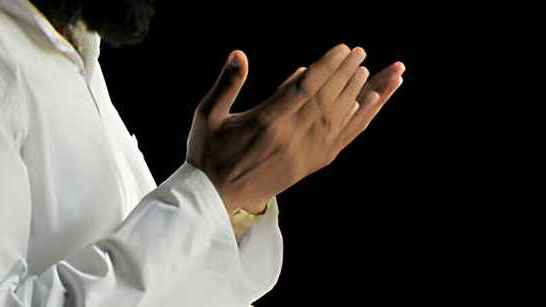 শয্যাগ্রহণের সময় যে দোয়া পড়লে গাছের পাতাসম গুনাহ মাফ হয়ে যায়