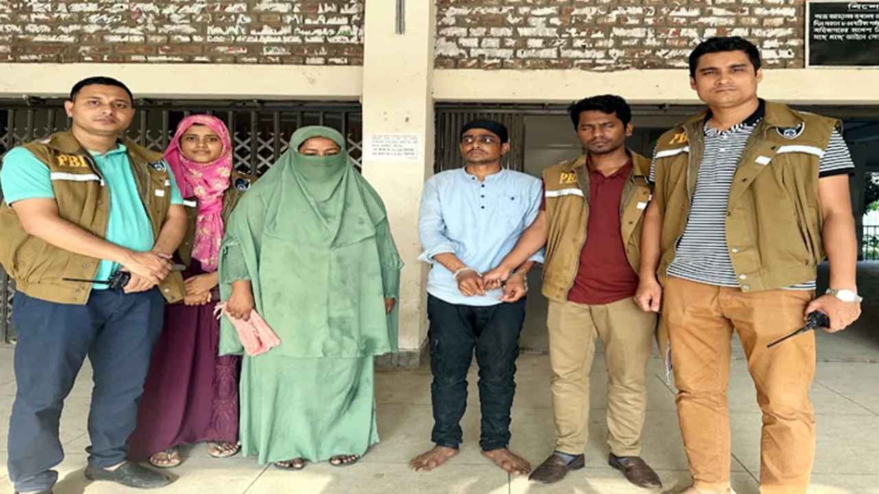 টাকা চুরি করতে দেখে ফেলায় অনন্যাকে হত্যা