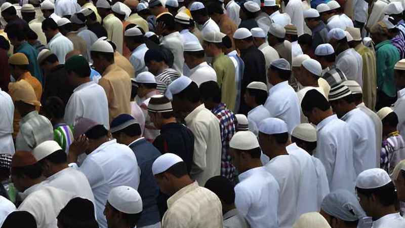 মাসবুক ভুলে ইমামের সঙ্গে সালাম ফেরালে নামাজ হবে?