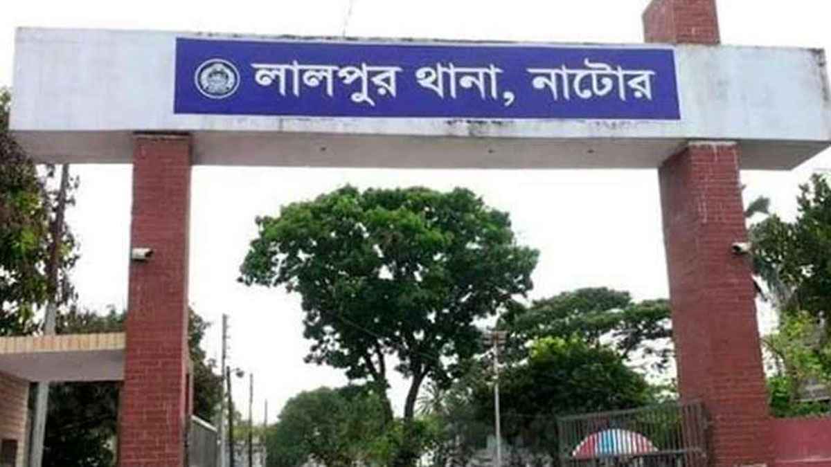 বিয়ে করতে রাজি না হওয়ায় যুবককে কুপিয়ে জখম