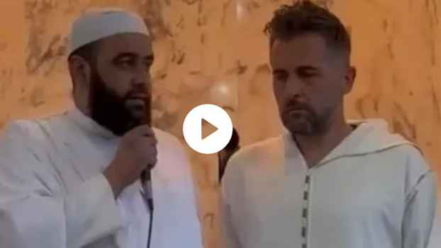 গাজাবাসীর দৃঢ়তা দেখে ইসলাম গ্রহণ করলেন ফরাসি কোচ