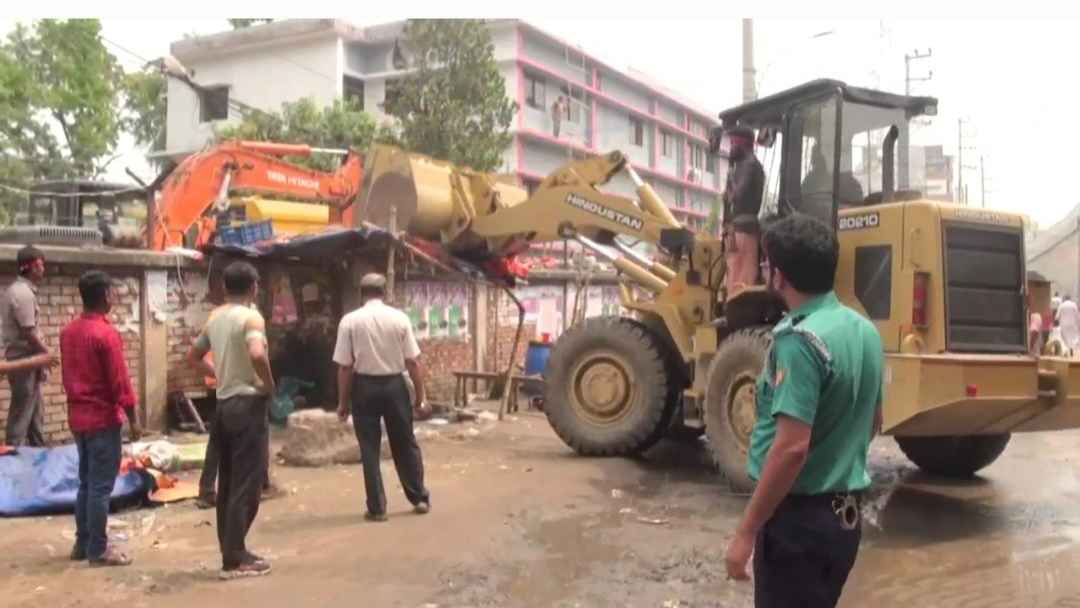 গাজীপুরে অবৈধ স্থাপনা উচ্ছেদ অভিযান