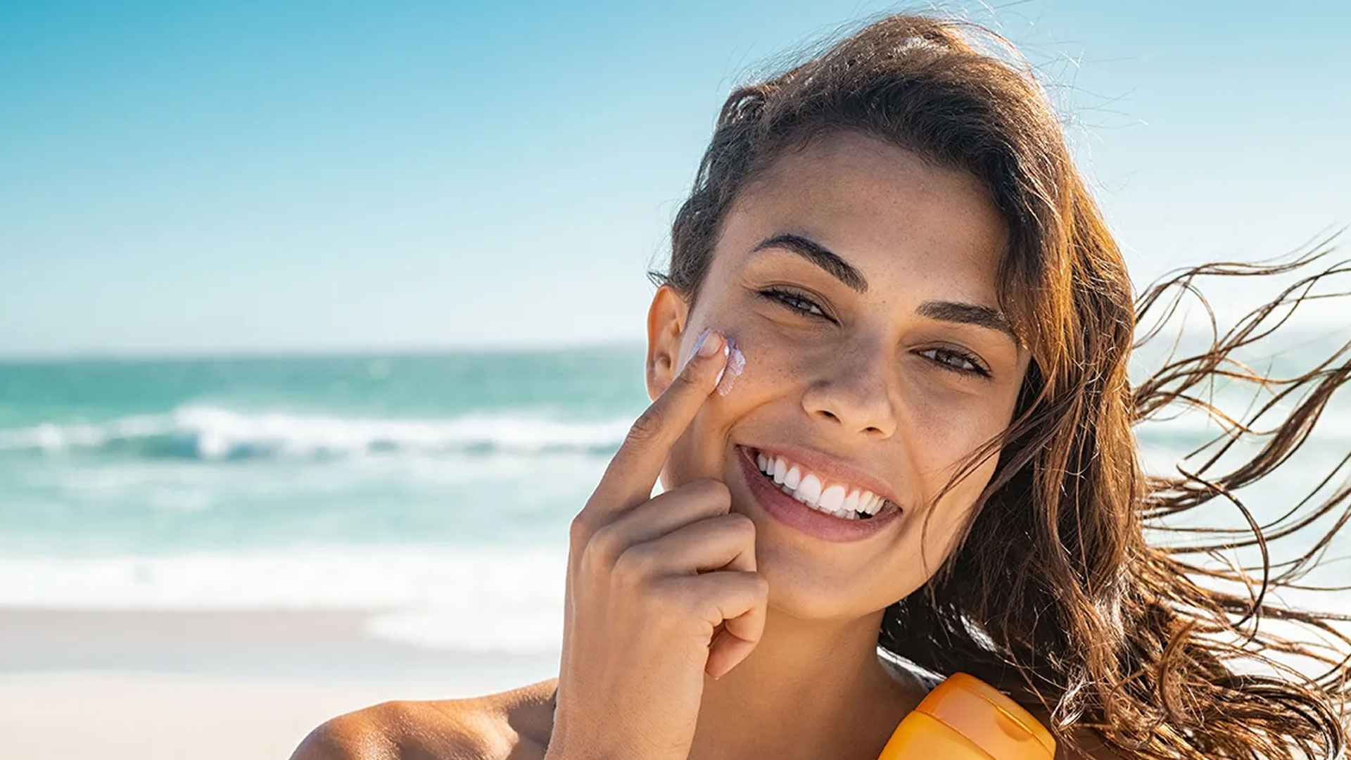 ত্বকের রোদে পোড়া কালচে দাগ দূর করার ঘরোয়া উপায়