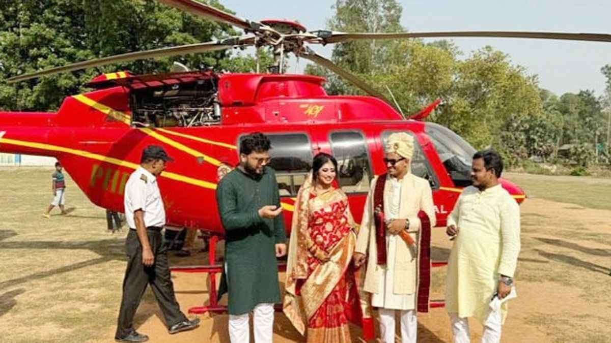 মা-বাবার ইচ্ছে পূরণে বিয়ে করে হেলিকপ্টারে বউ আনলেন ছাত্রলীগ নেতা