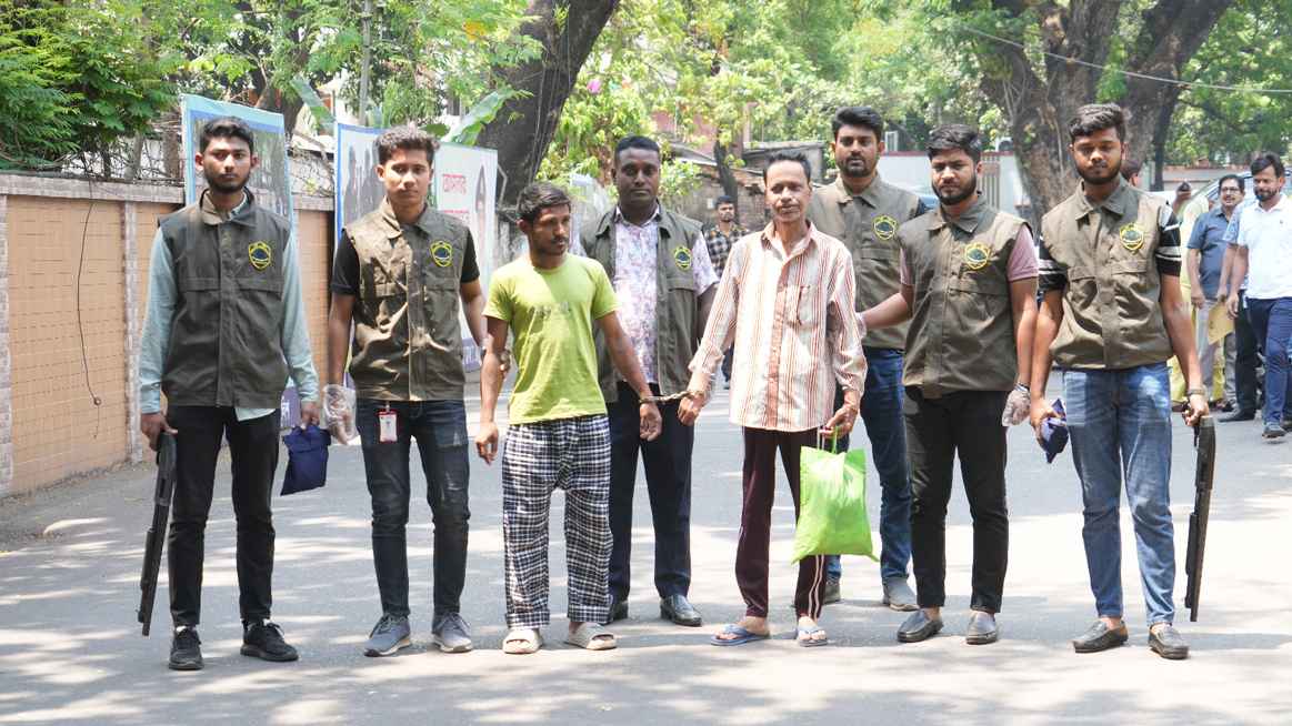 সাহিত্যিক-সাংবাদিকতার আড়ালে শিশু পর্নোগ্রাফি বানাতেন টিপু