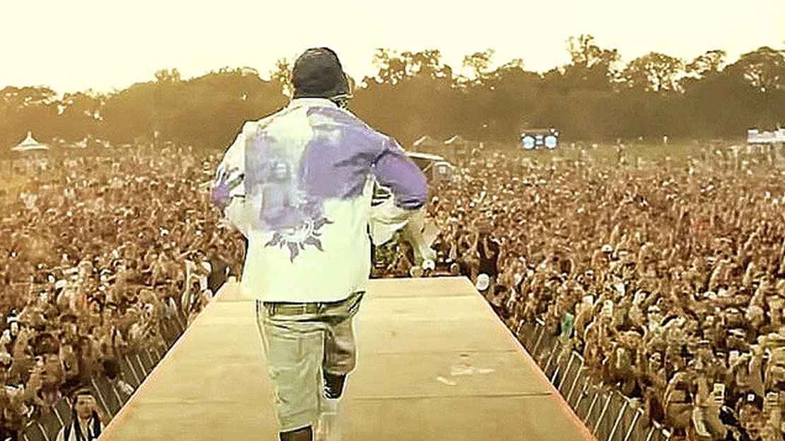 জানা গেল ভাইরাল ওই কনসার্টের গায়কের পরিচয়