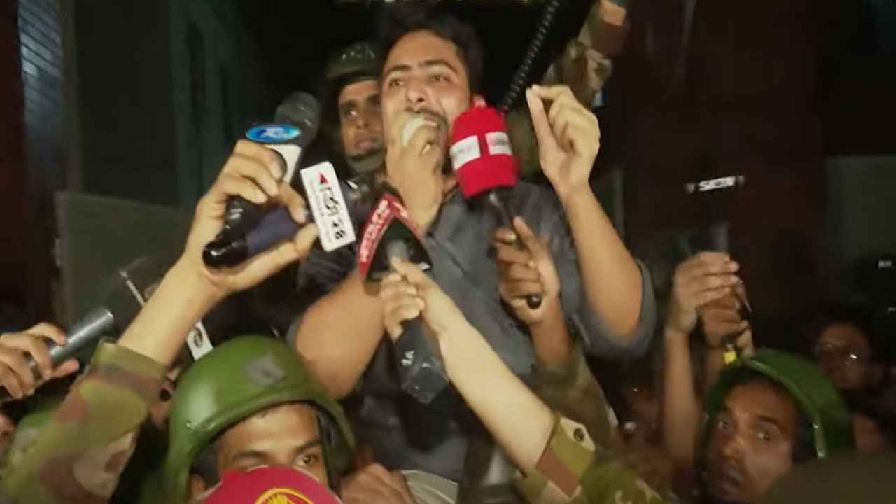 আনসারদের সচিবালয় ঘেরাও ষড়যন্ত্রের অংশ: উপদেষ্টা নাহিদ