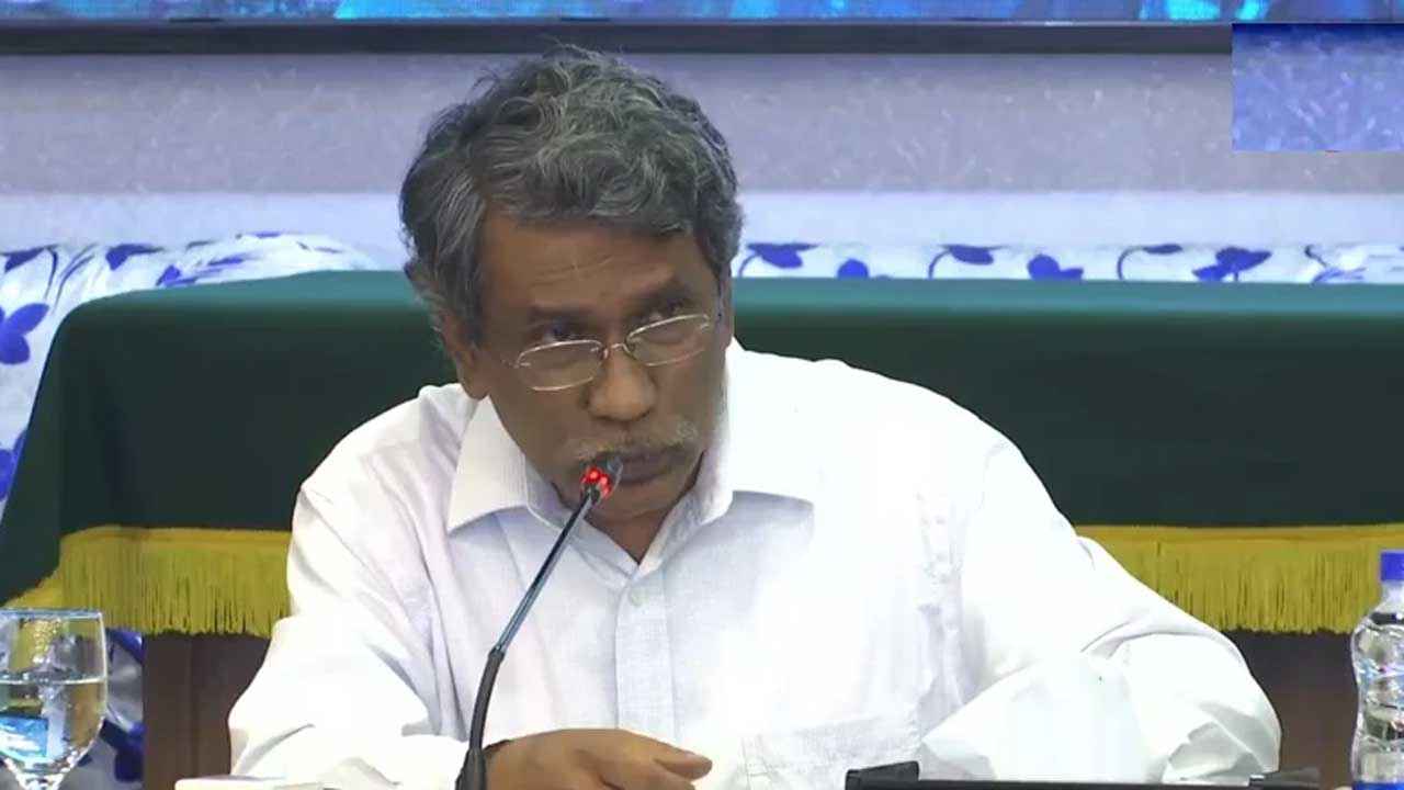 ‘সংবিধান পুনর্লিখন ছাড়া কোনো উপায় নেই’