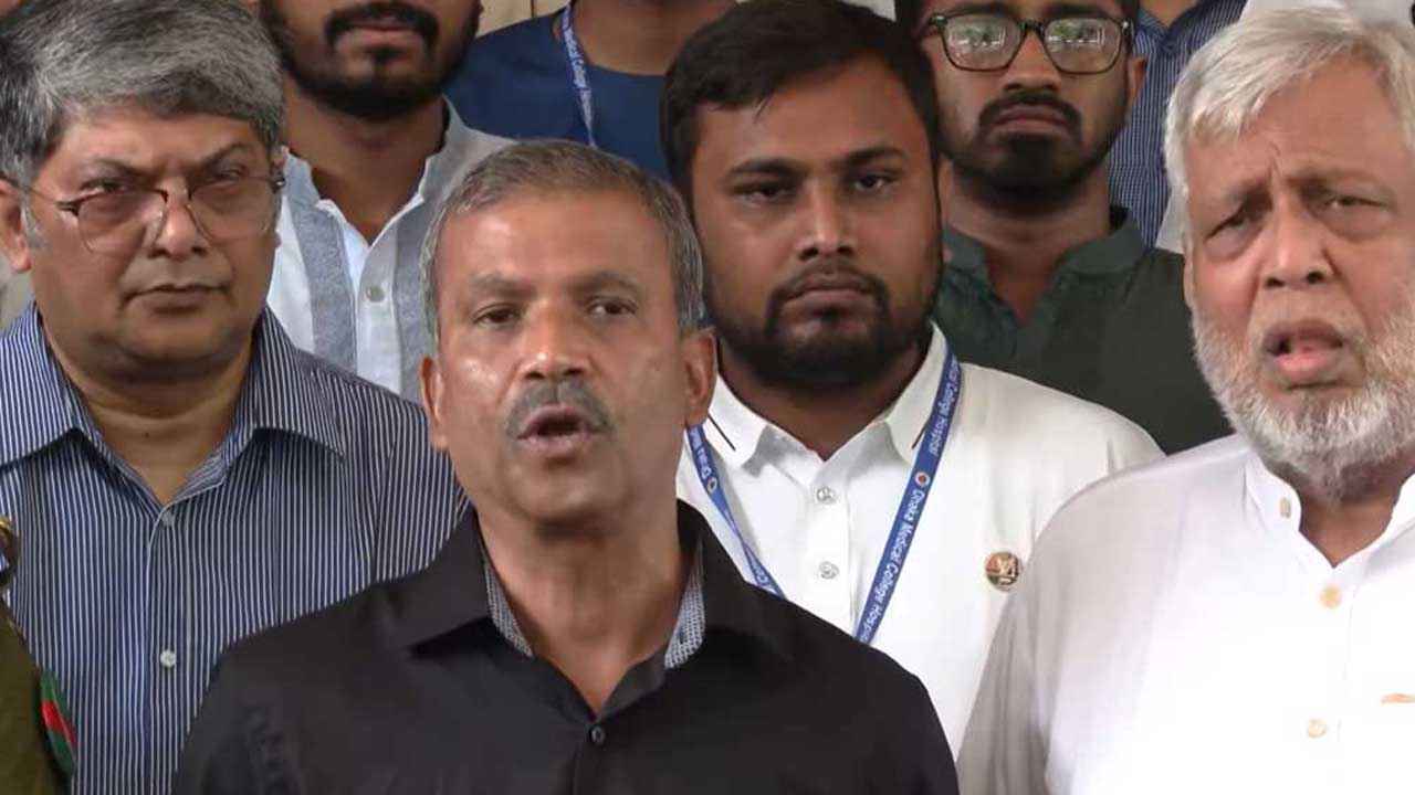 ছাত্ররা না এলে সচিবালয়ে ভয়াবহ পরিস্থিতি হতো: আসিফ নজরুল