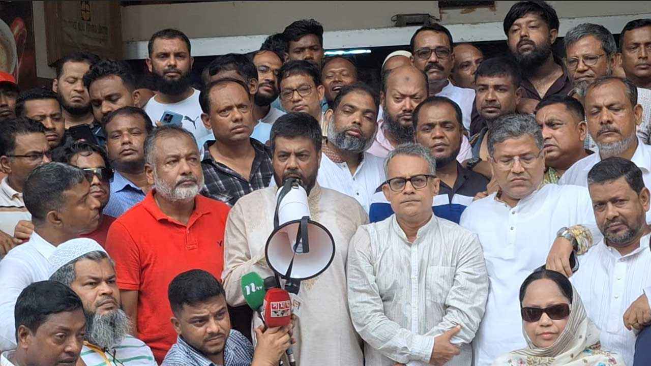 জনমনে স্বস্তি ফেরাতে মাঠে বিএনপি নেতারা