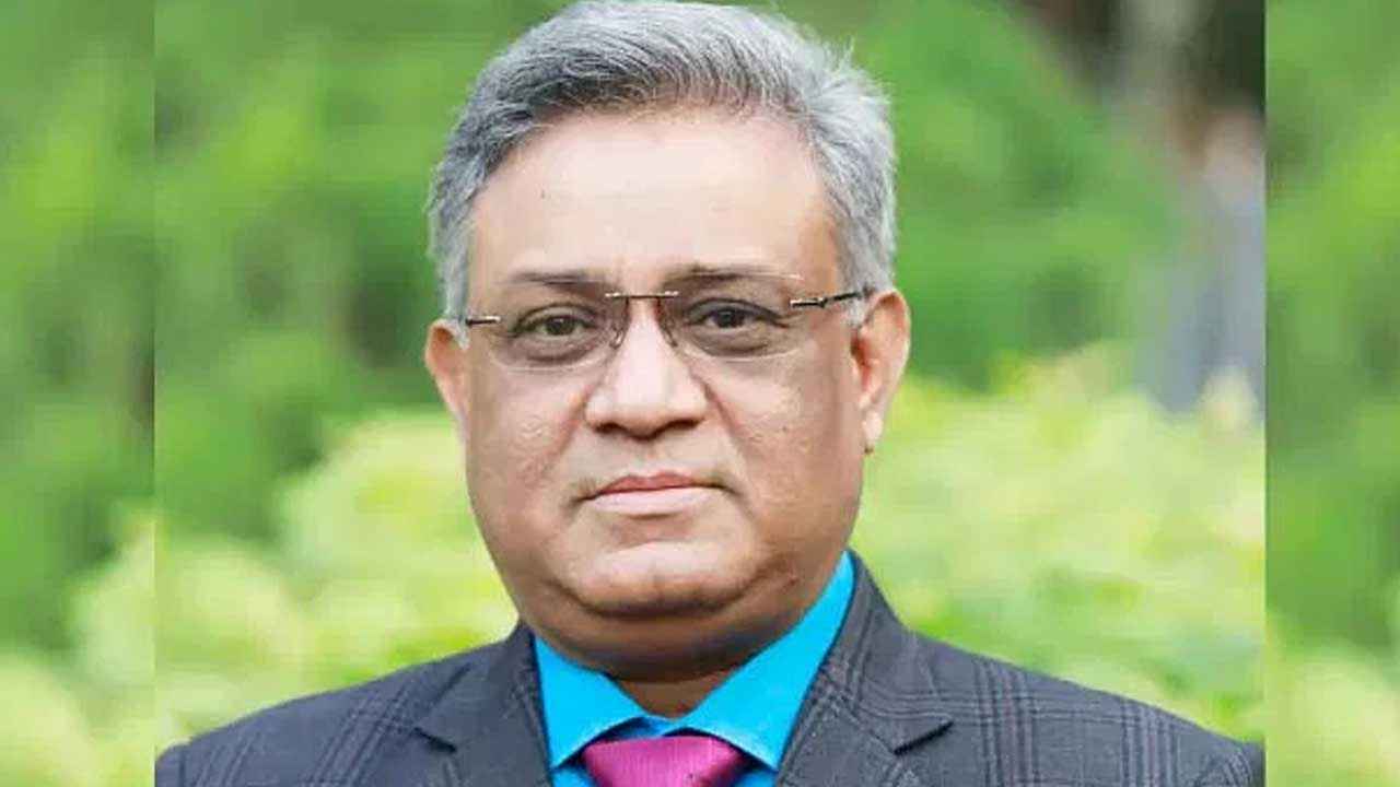 এবার ঢাবি ভিসির পদত্যাগ