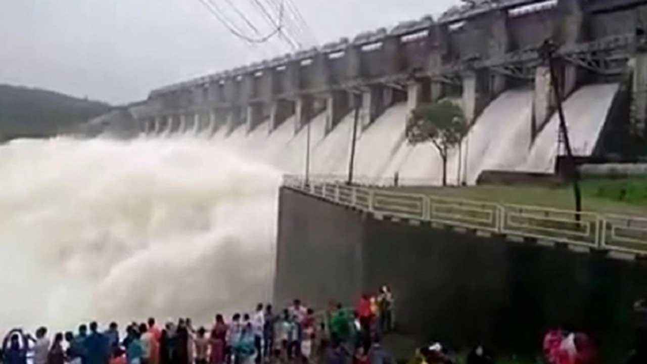 ফারাক্কার গেট খুলে দেওয়ার ‘প্রভাব পড়েনি’ বাংলাদেশে