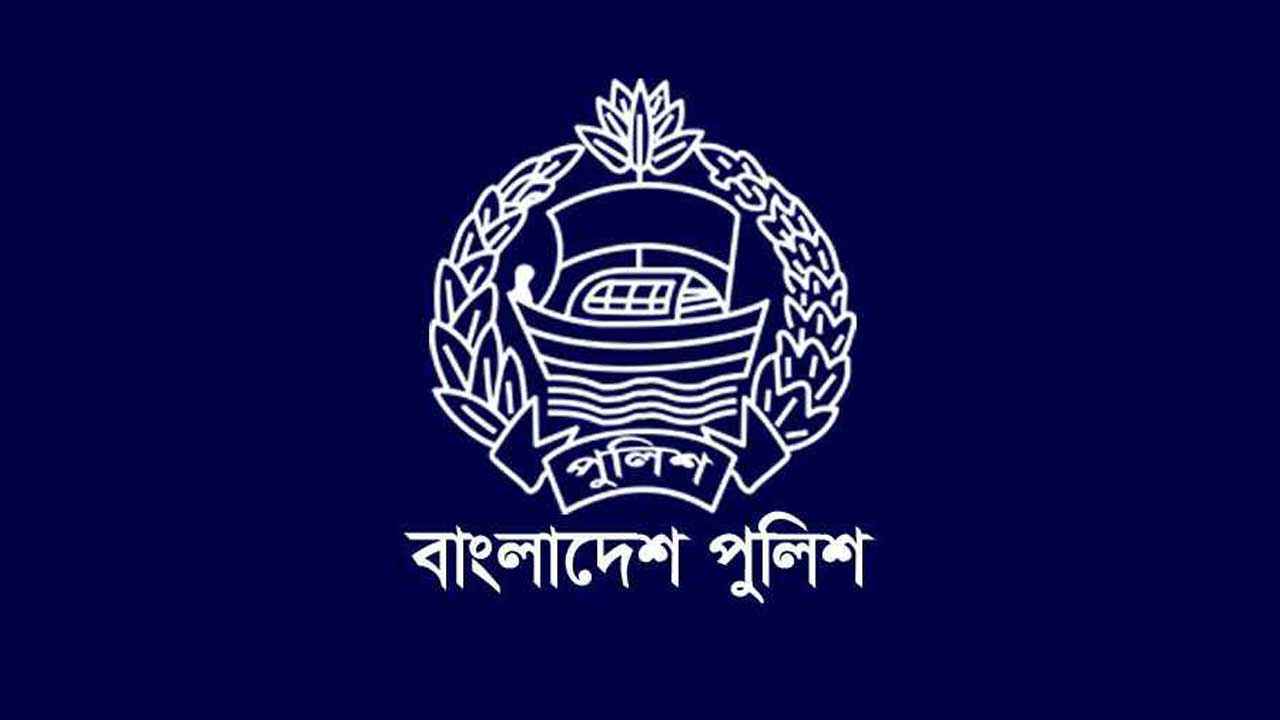 পুলিশ সুপার হলেন ৩০ জন