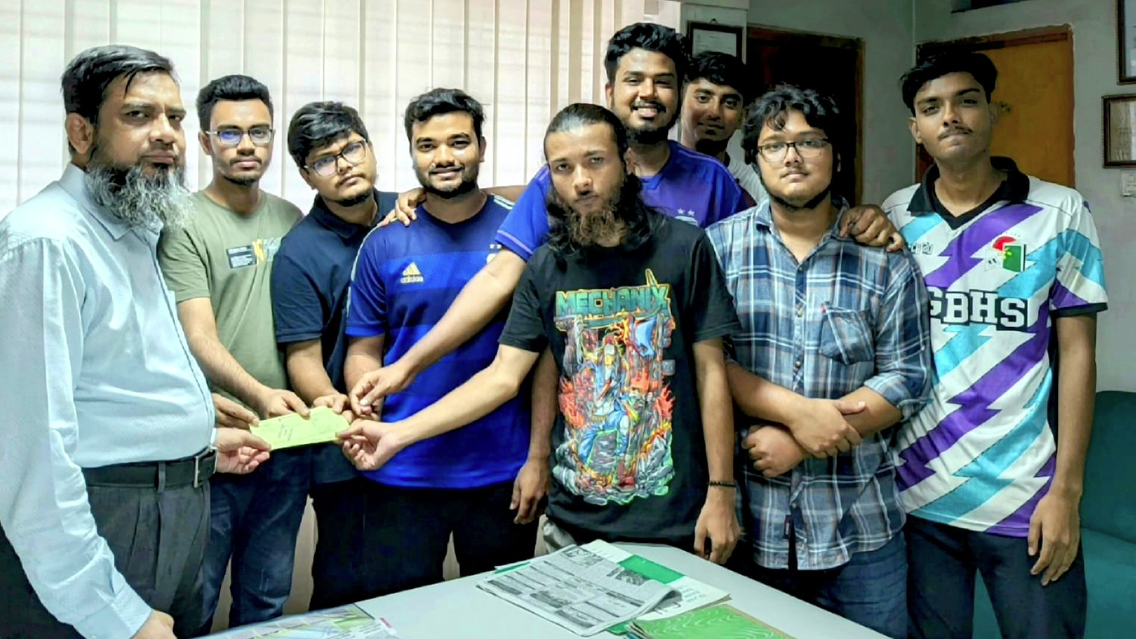 বন্যার্তদের তহবিলে সাড়ে ৪ লাখ টাকা দিল শিক্ষার্থীরা 