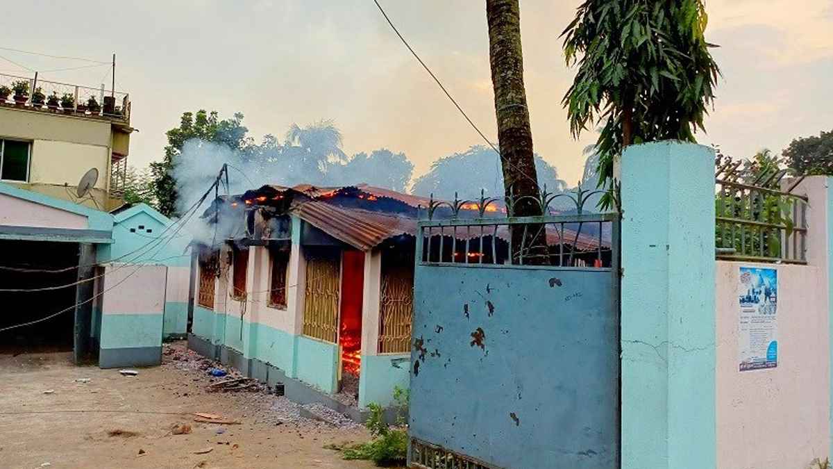 ঠাকুরগাঁওয়ে এমপির বাসায় অগ্নিসংযোগ