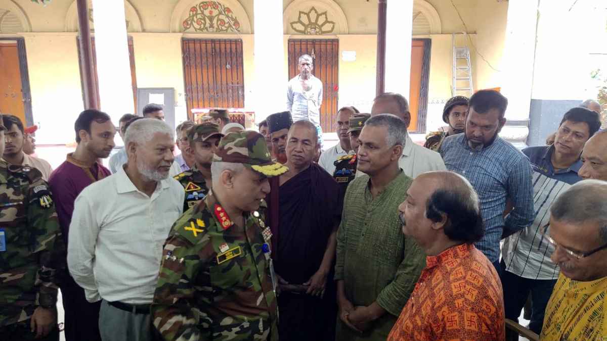 মন্দির পরিদর্শনে নবম পদাতিক ডিভিশনের জিওসি, সম্প্রীতির আহ্বান