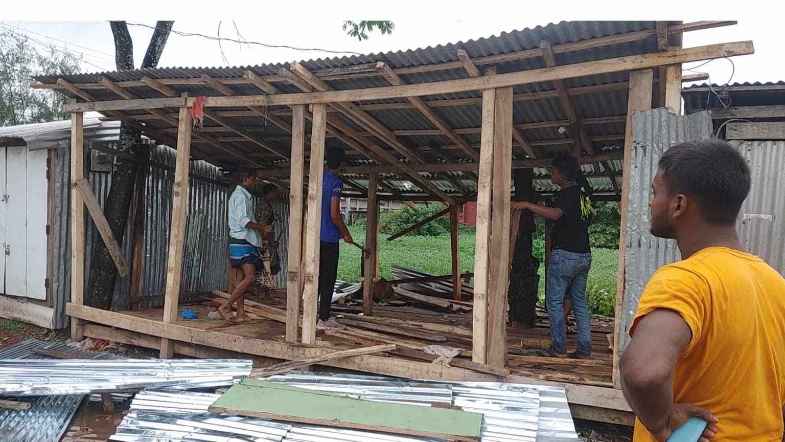 বরগুনায় অবৈধ স্থাপনা উচ্ছেদ