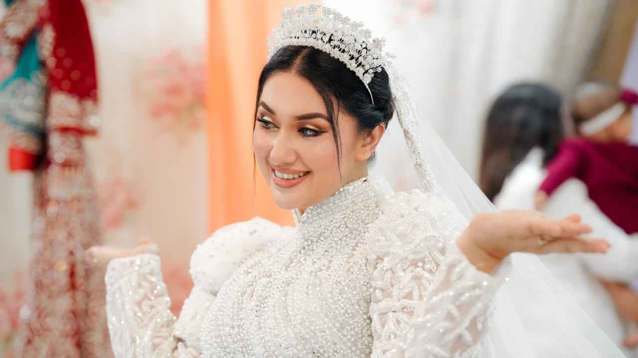 বন্যার্তদের নিয়ে অপুর পোস্ট, নেটিজেনরা বললেন, নাটক কম করো পিও