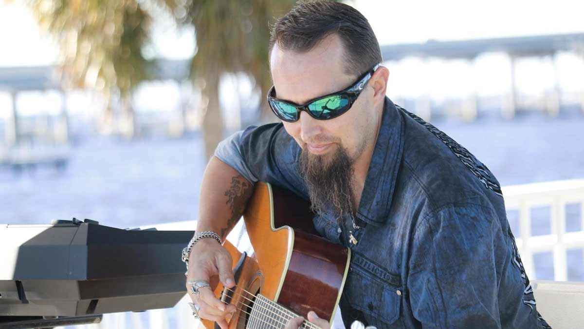 শিক্ষার্থী হত্যা, খালেদা জিয়া ও তারেক রহমানকে নিয়ে মার্কিন গায়কের গান