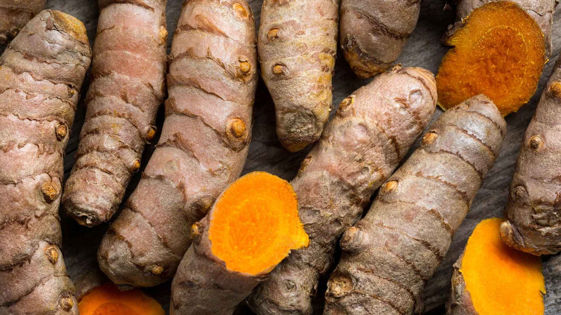 হলুদের রঙ হতে পারে সাদা বা কালোও, আছে ভিন্ন ব্যবহারও!