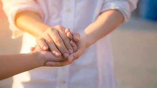 বিপদগ্রস্ত মানুষের যতটা পাশে থাকতে বলে ইসলাম