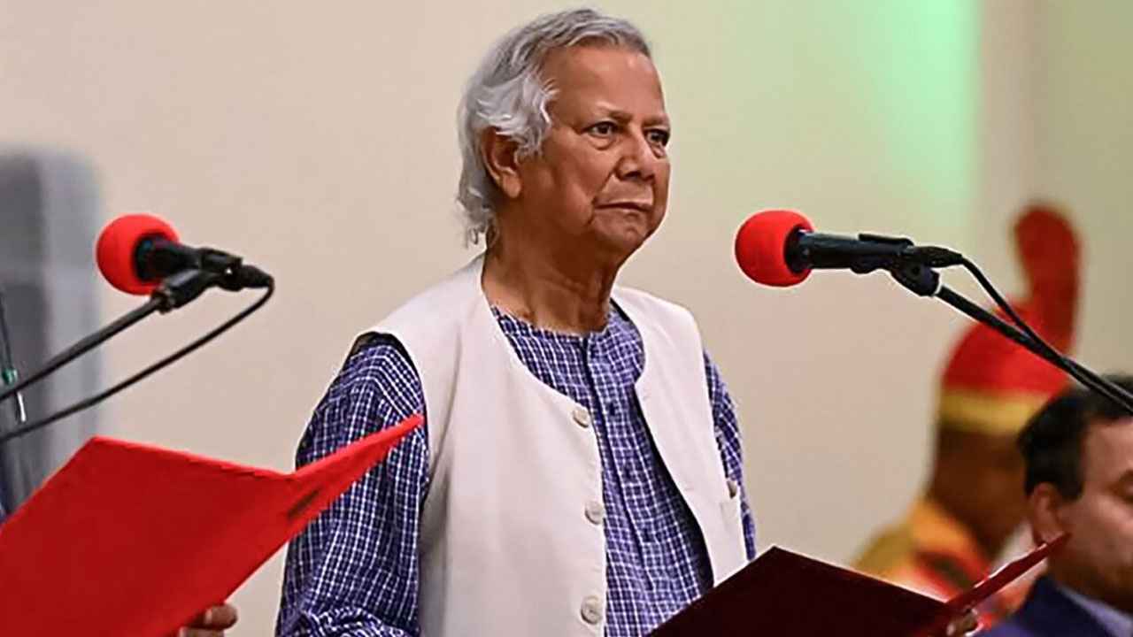 আজ স্মৃতিসৌধে শহীদদের শ্রদ্ধা জানাবেন প্রধান উপদেষ্টা