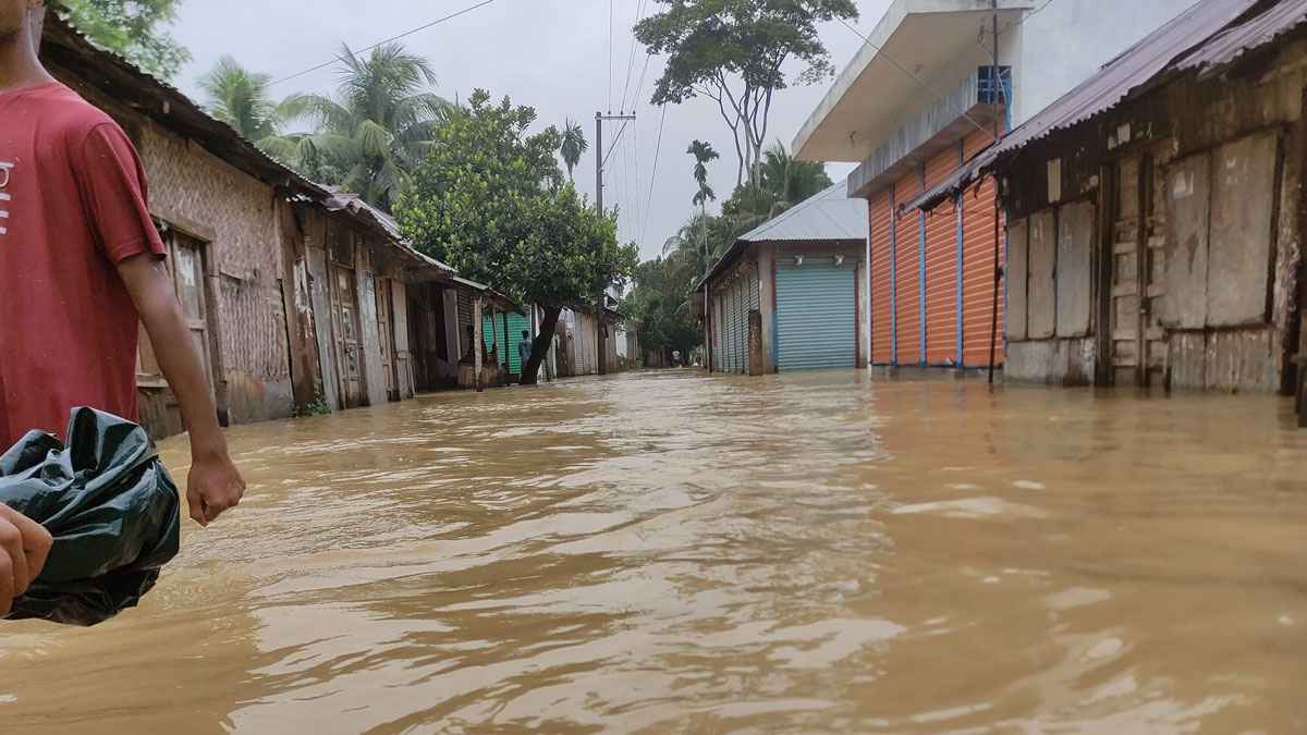 ফেনীতে ফের বন্যায় ফুলগাজী ও পরশুরামের ৭০টি গ্রাম প্লাবিত