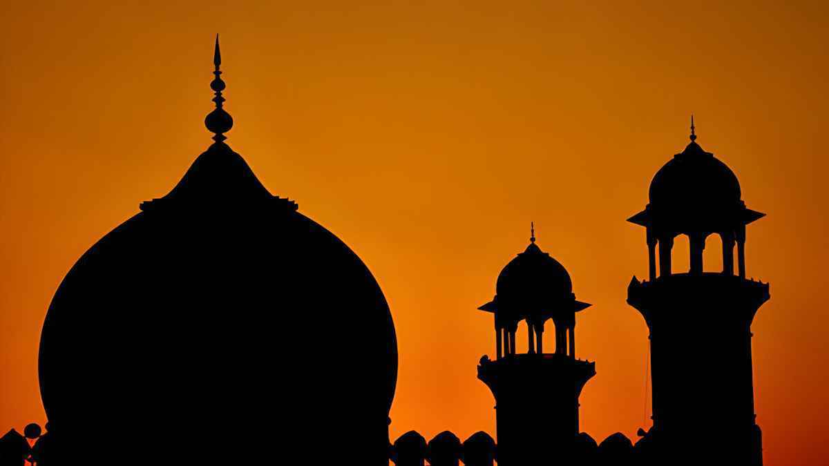 অরাজকতা ও বিশৃঙ্খলার সময় মুমিনের করণীয়