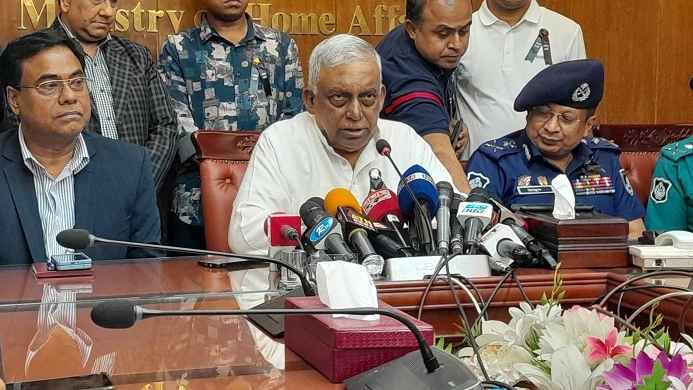 দেশের জন্য কাজ করি, প্রধানমন্ত্রী চাইলে পদত্যাগ করব: স্বরাষ্ট্রমন্ত্রী