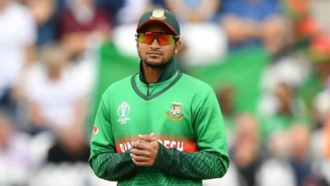 শুভেচ্ছাদূত থেকে সাকিবকে বাদ দিয়ে দিল বিএসইসি