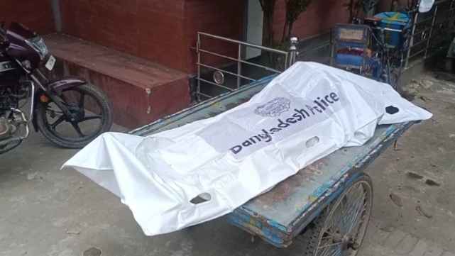 চাঁপাইনবাবগঞ্জে শিক্ষার্থীকে নৃশংসভাবে কুপিয়ে হত্যা