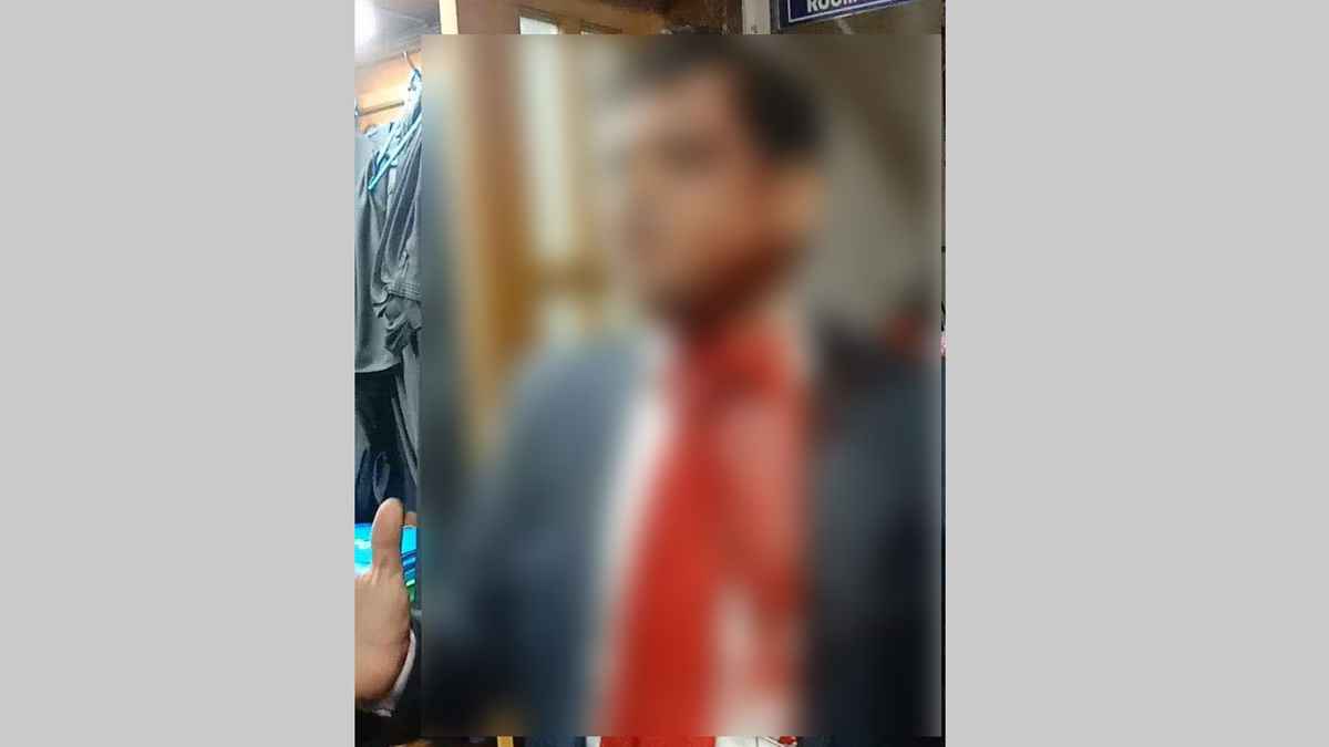 সুপ্রিম কোর্টে ব্যারিস্টার আশরাফুলকে ছুরিকাঘাত