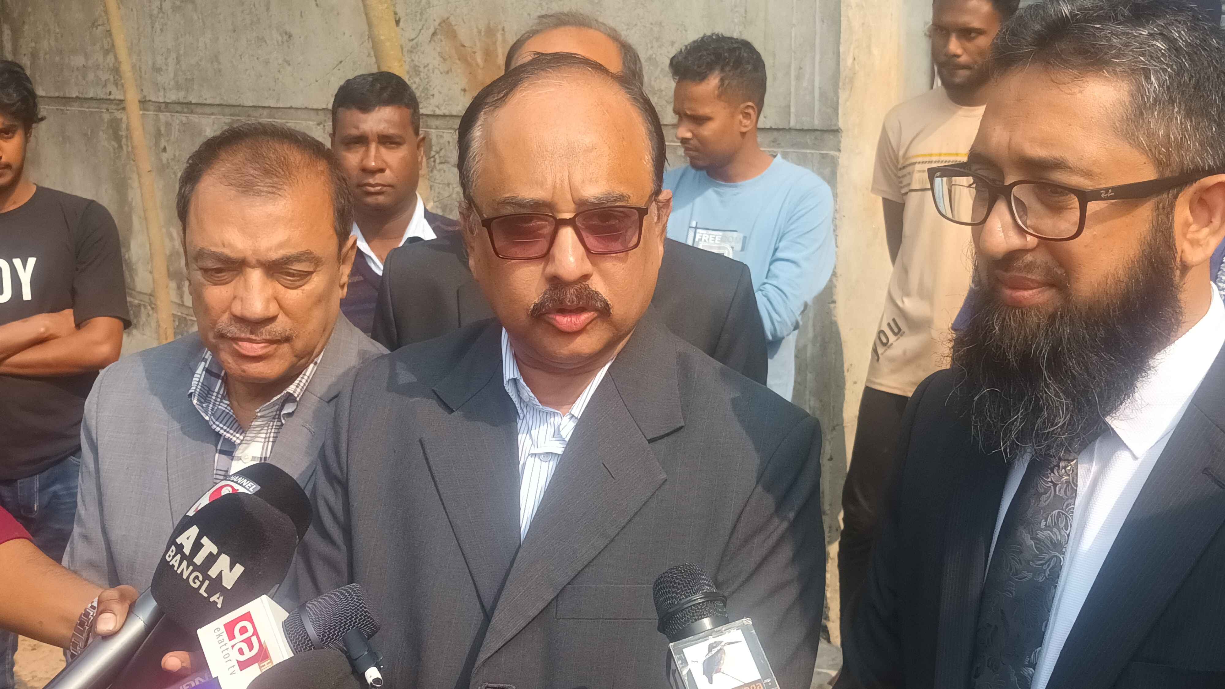 ‘বছরের শুরুতেই ছাত্র-ছাত্রীদের নতুন বই দেওয়াই বড় চ্যালেঞ্জ’