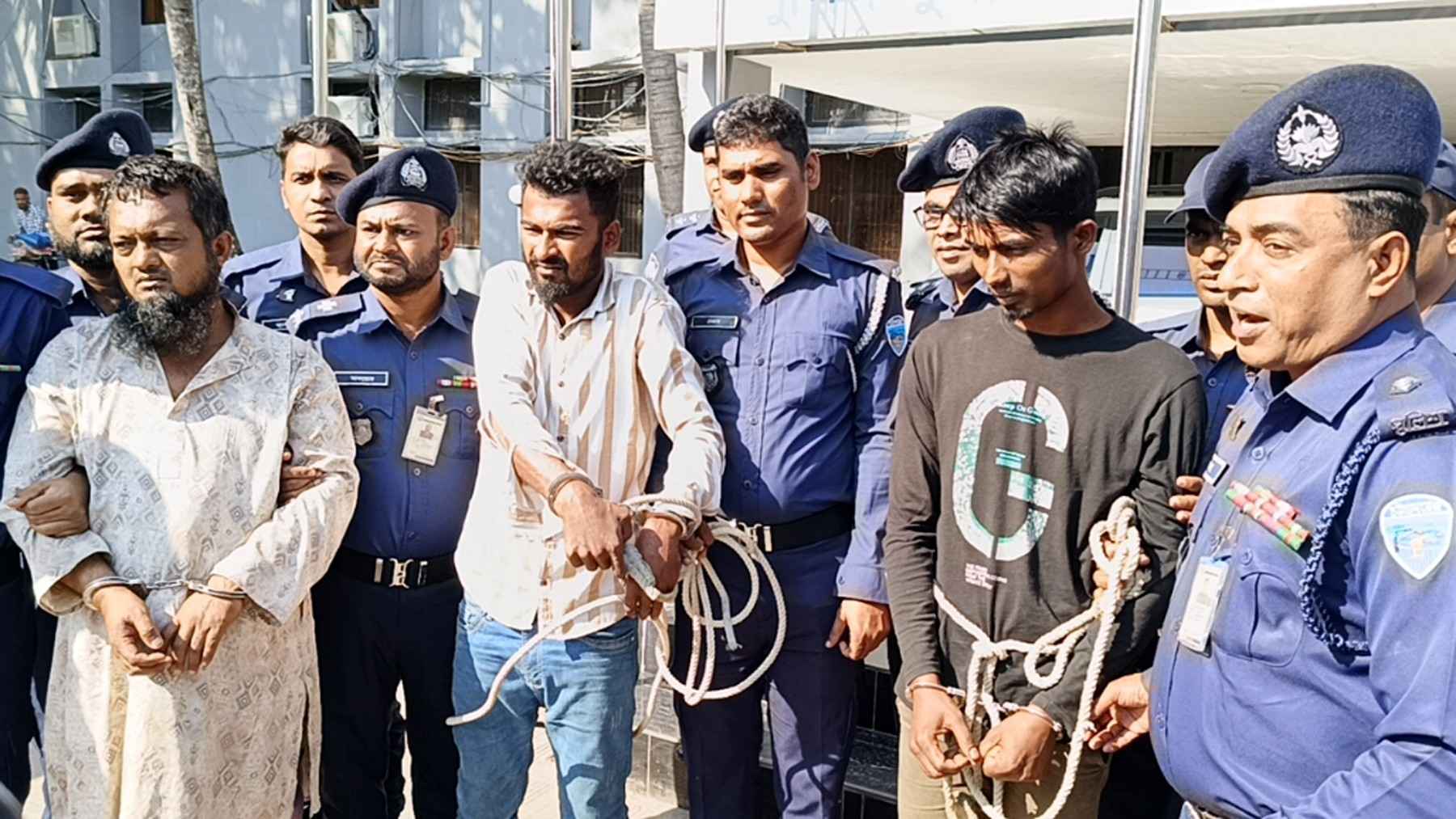 চাঁদপুরে অটোচালক মহিন হত্যা: ৩ আসামি গ্রেফতার