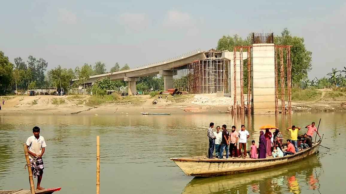 জামালপুরে ব্রহ্মপুত্র নদের ওপর নির্মাণাধীন সেতুর কাজ মাঝপথে বন্ধ