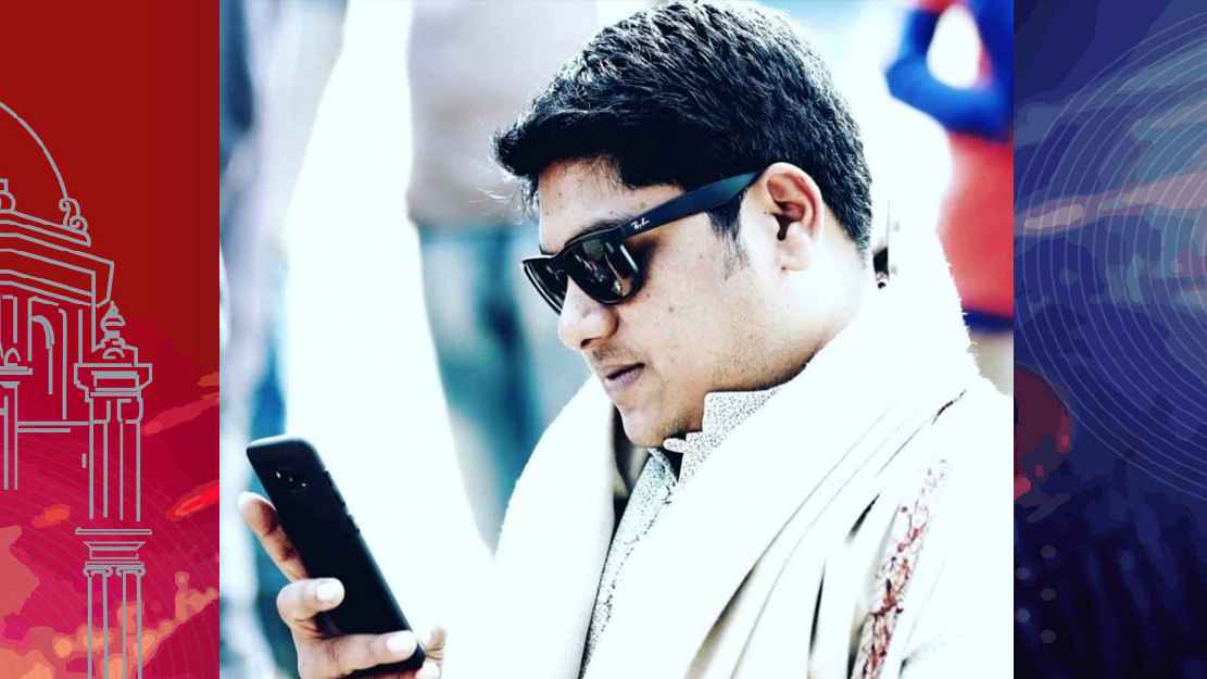 পদ্মায় জেলের জালে ধরা পড়ল ১১ ফুটের কুমির