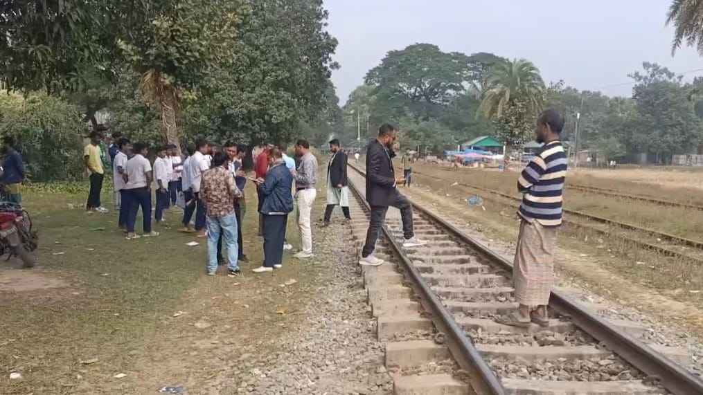 গাজীপুরে ট্রেনের নিচে ঝাঁপ দিয়ে মা-মেয়ের মৃত্যু