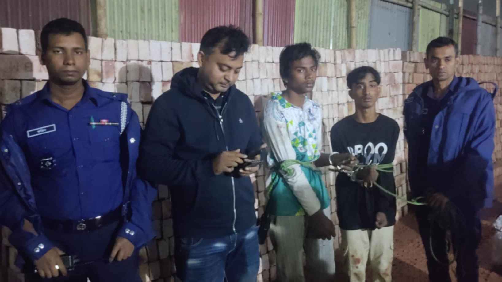 গাঁজা সেবন নিয়ে বিরোধে যুবক খুন, গ্রেফতার ২