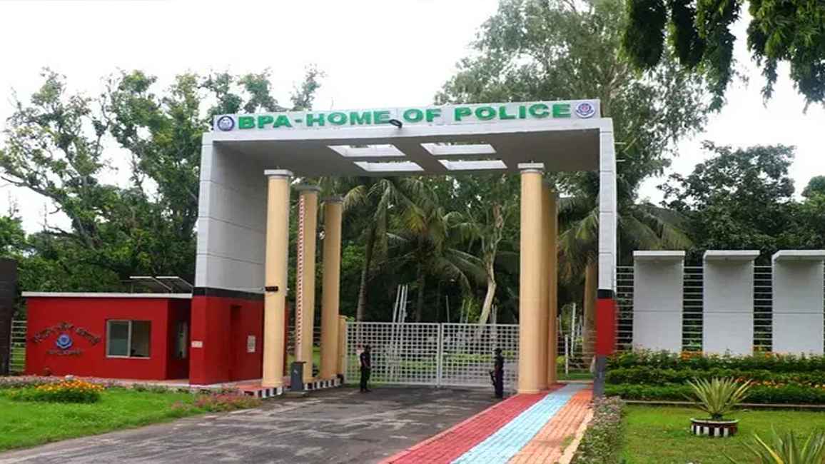 উচ্চ স্বরে হইচই করায় সারদা পুলিশ একাডেমির ৮ এসআইকে তলব